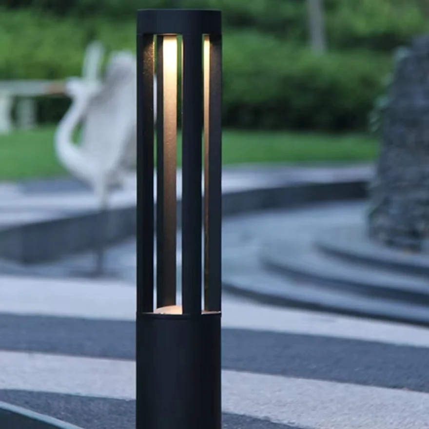 Minimalist Metal Cylindrical Garden Outdoor Pillar Light, Black