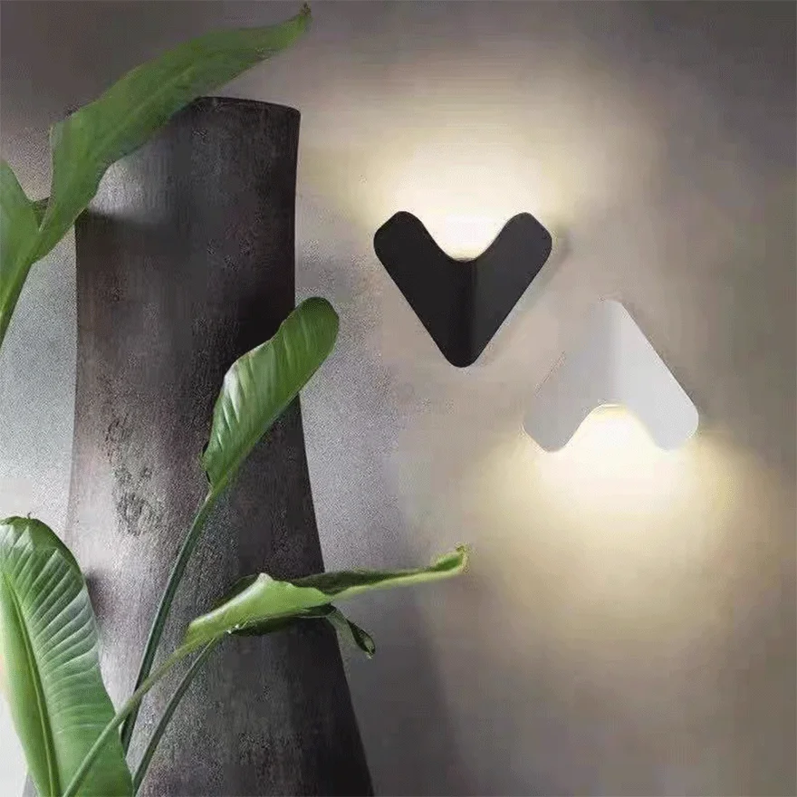 Modern Metal Triangle Passage Wall Lamps, Black